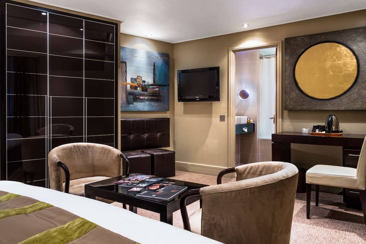 In-room safe, desk, free WiFi, bed sheets