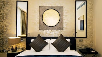 Caja de seguridad en la habitación, escritorio y cunas gratuitas