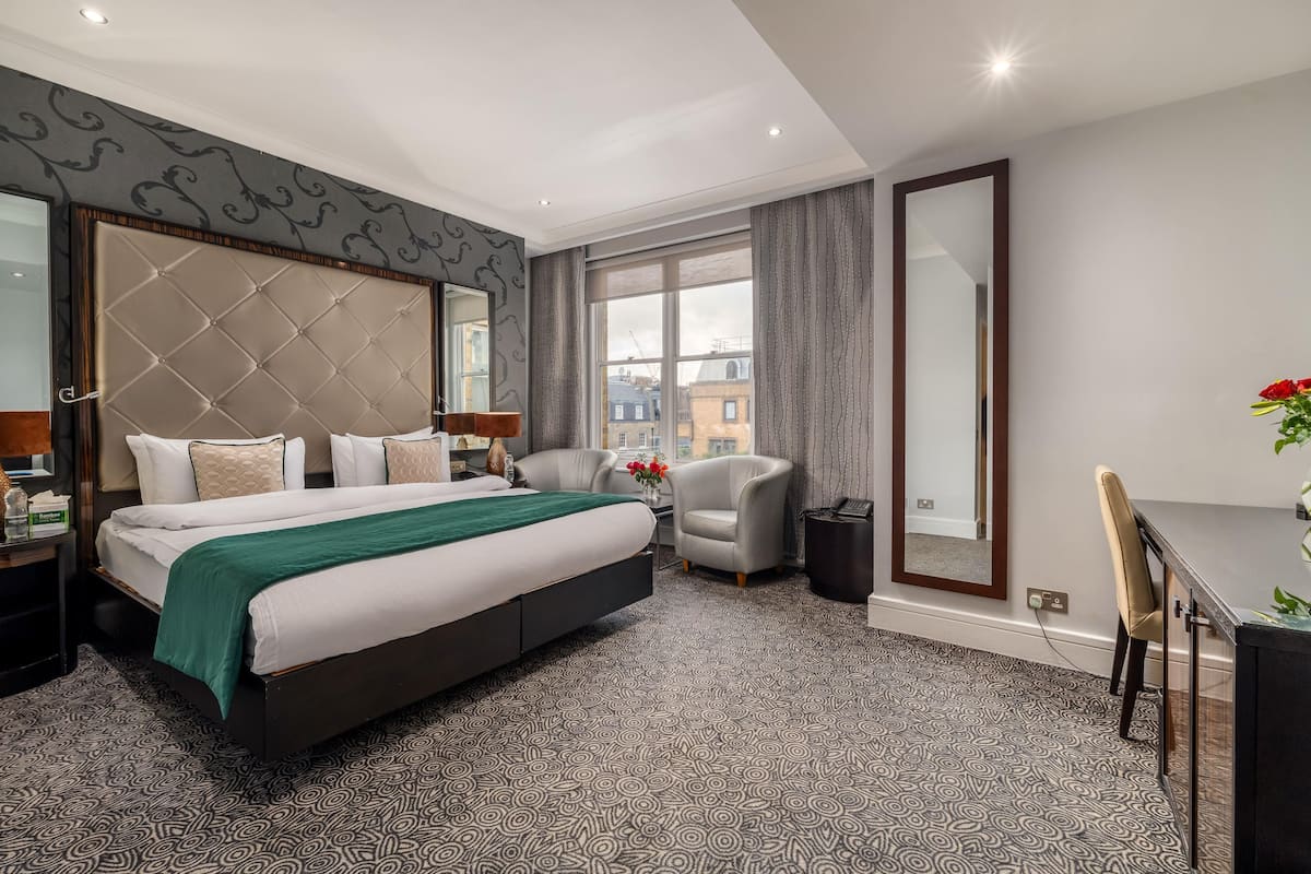 Coffres-forts dans les chambres, bureau, lits bébé (gratuits)