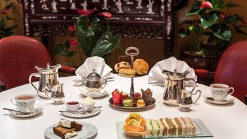 Aperto a colazione, pranzo e cena