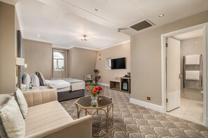 In-room safe, desk, free cribs/infant beds, free WiFi - Washington Mayfair Hotel (London)