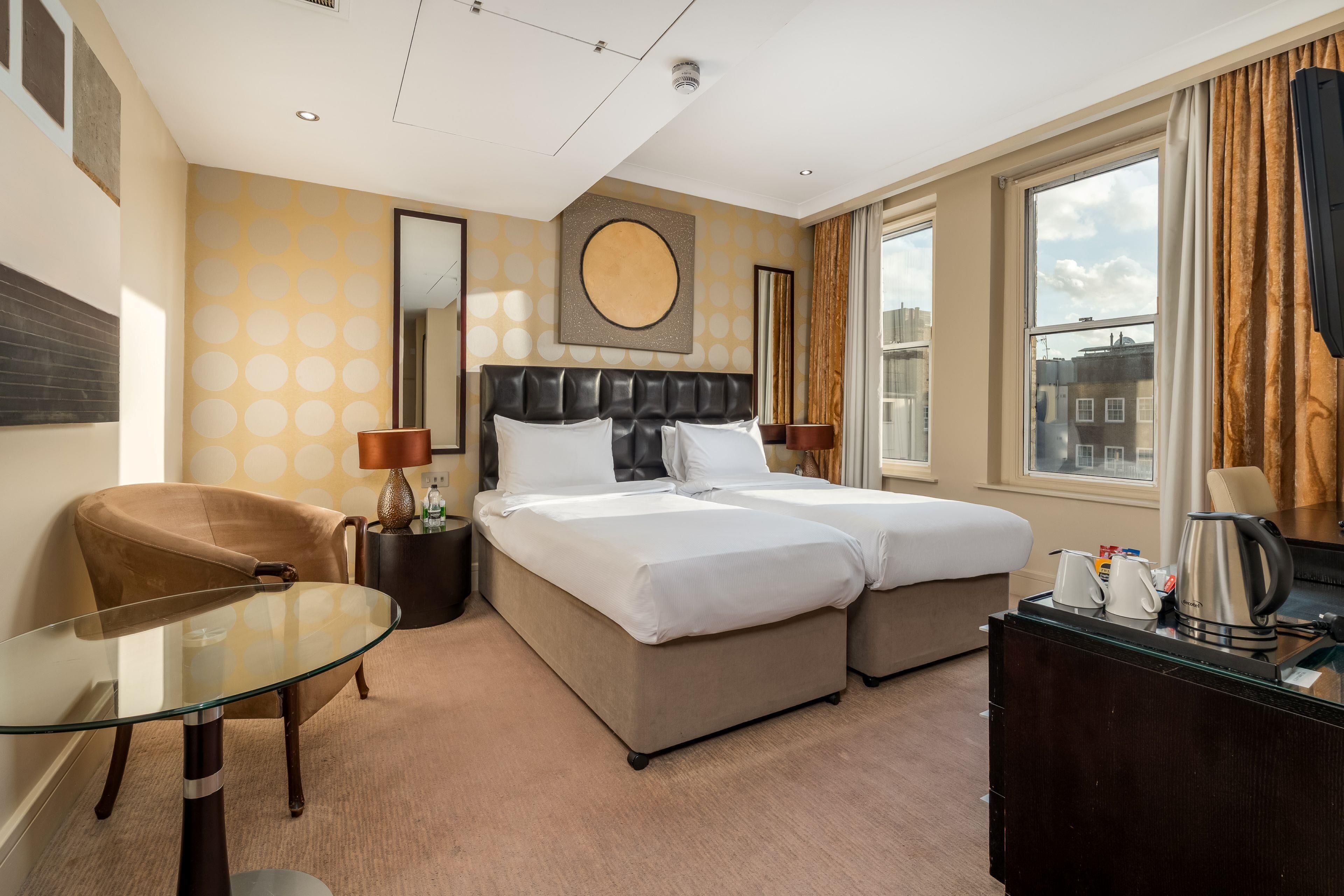 Classic Twin Room | In-room safe, desk, free cots/infant beds, free WiFi