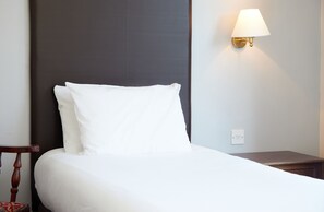 Kamar Single | Meja kerja, setrika/meja setrika, dan Wi-Fi gratis