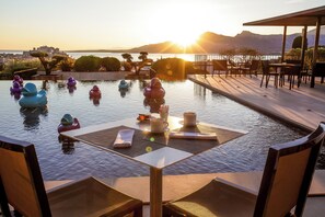 Buffet déjeuner gratuit tous les jours