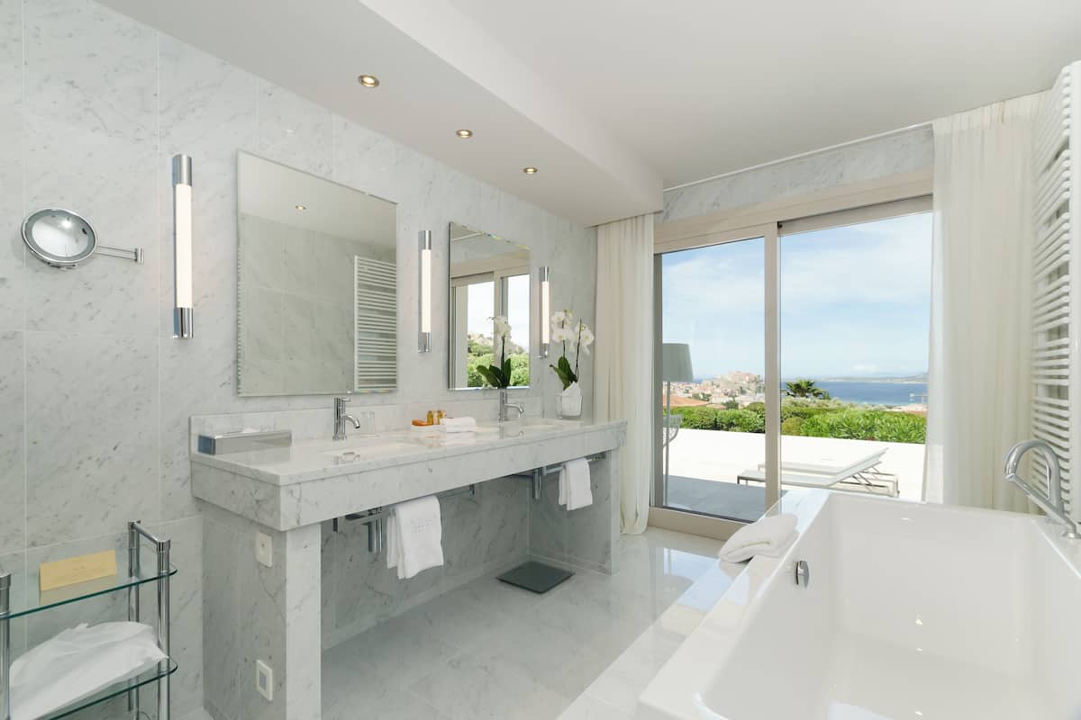 apartment, 2 bedrooms, private pool, sea view | bathroom | designer toiletries, hair dryer, bathrobes, slippers