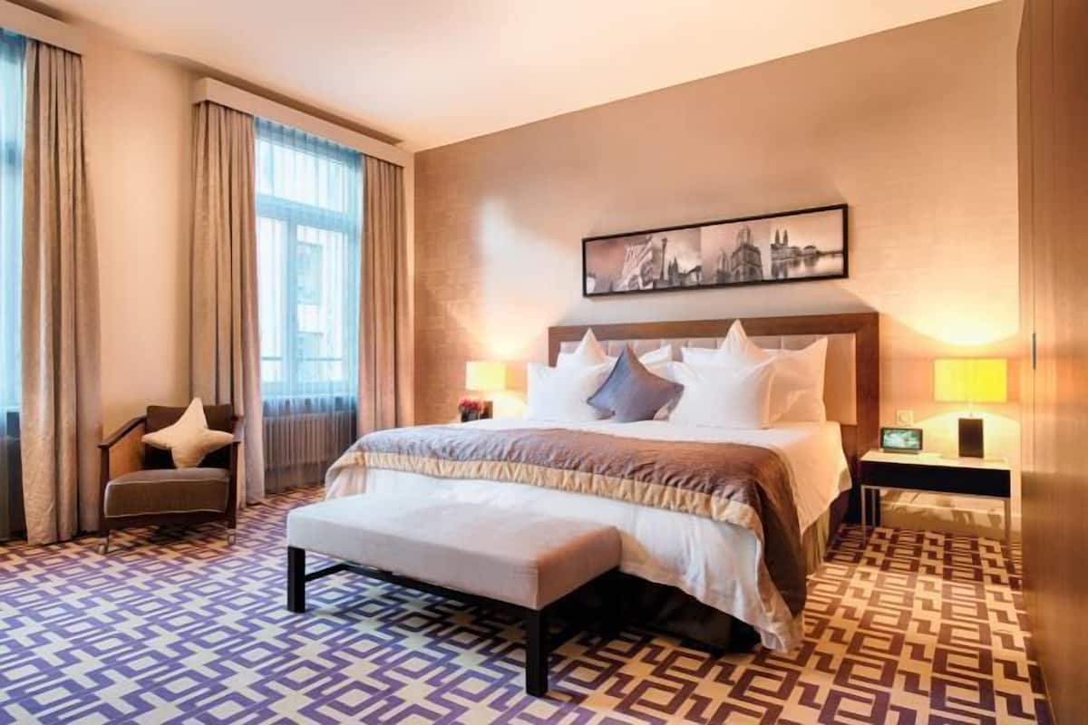 Minibar, in-room safe, individually furnished, desk