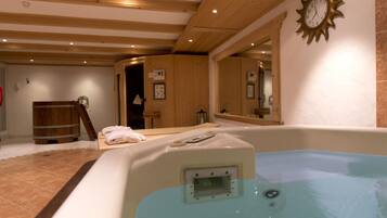 Bain à remous intérieur