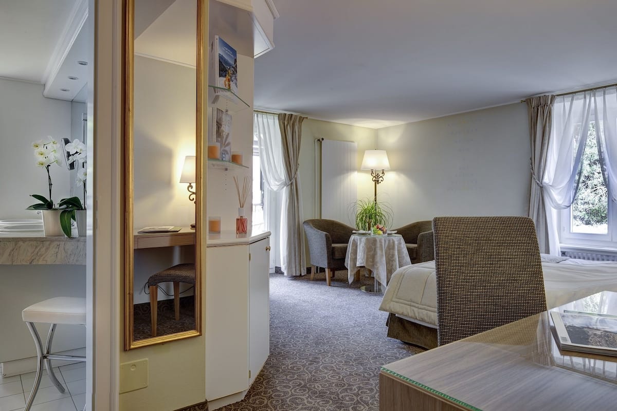 1 bedroom, premium bedding, down duvets, in-room safe