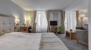 Deluxe Room, Balcony, Mountain View | Premium bedding, down comforters, in-room safe, desk