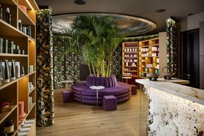 Couples treatment rooms, sauna, hot tub, steam room, Turkish bath