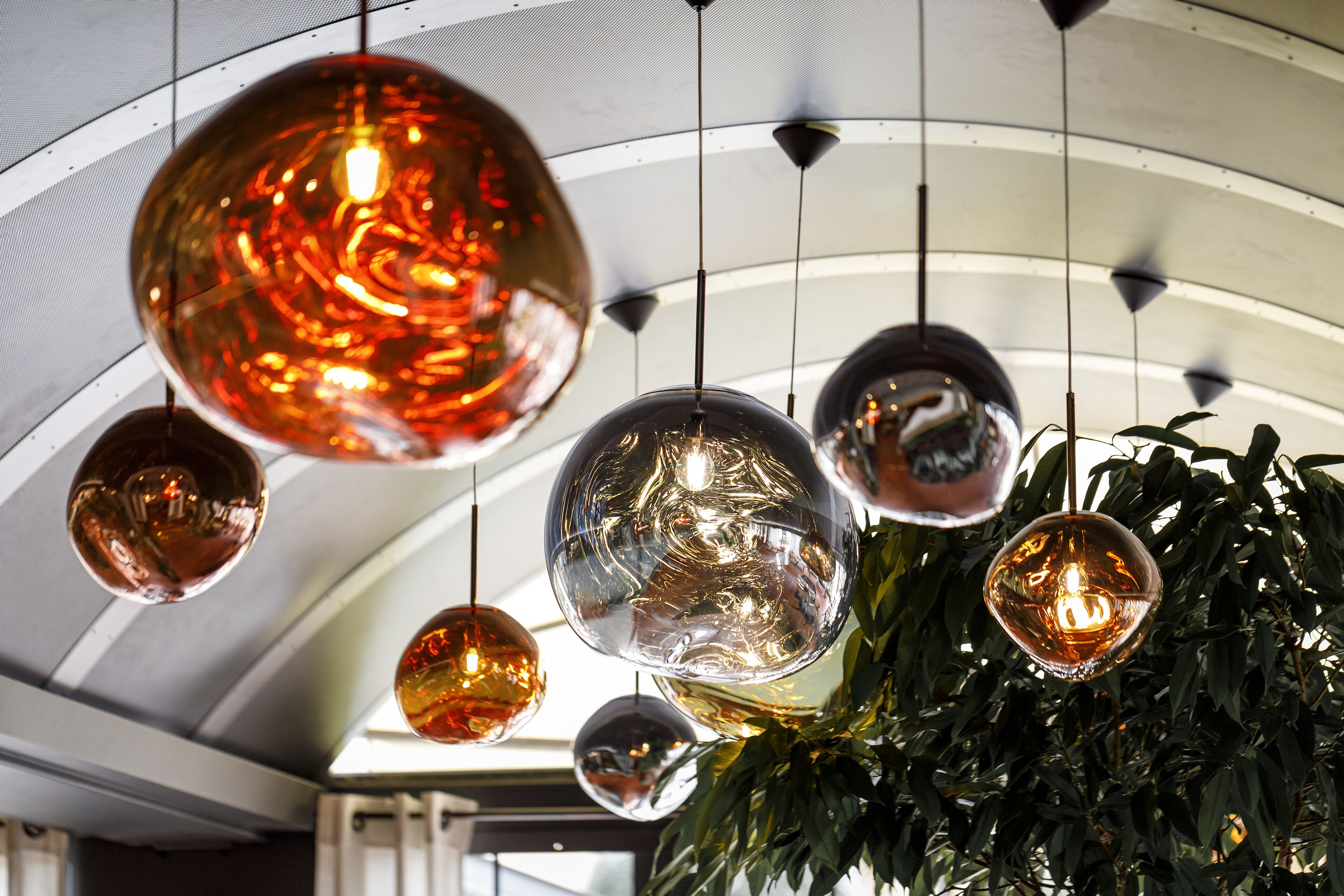 2 restaurants, breakfast, lunch served; local and international cuisine