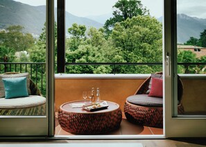 Premium bedding, down comforters, minibar, in-room safe - Giardino Ascona (Ascona)