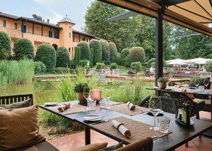 2 restaurants, breakfast, lunch served; local and international cuisine 