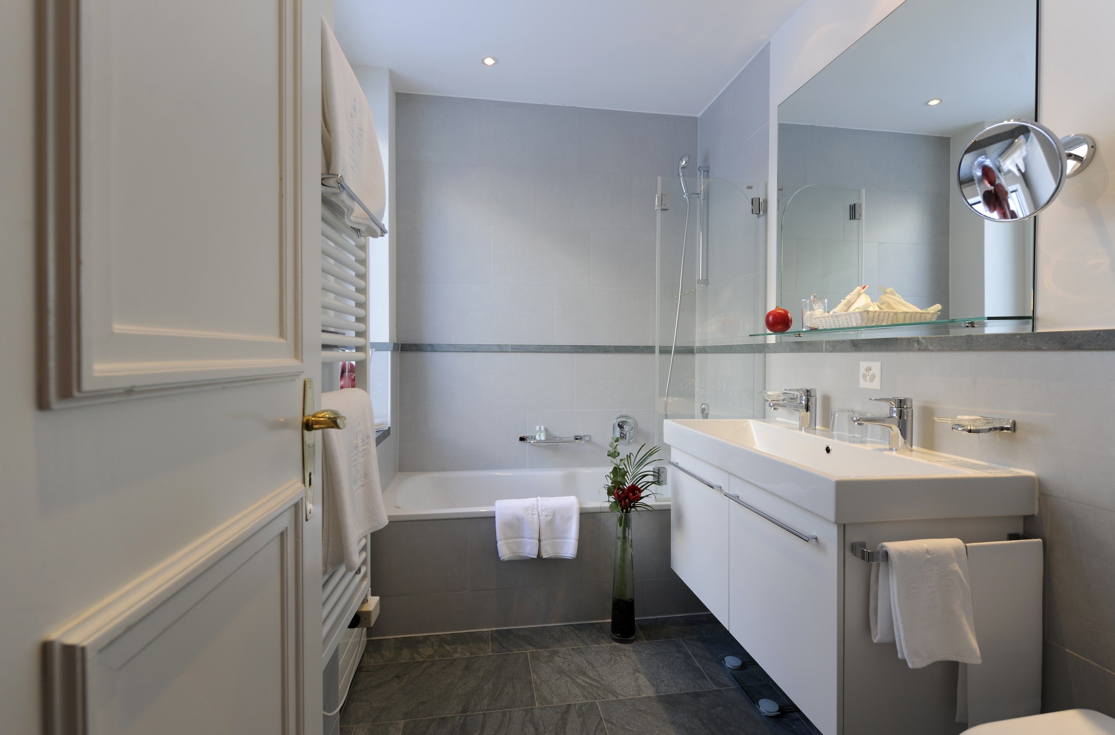 standard comfort double room | bathroom | hair dryer, bathrobes, slippers, towels