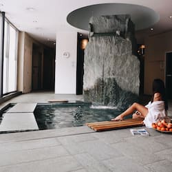 Sauna, hot tub, steam room, body treatments, aromatherapy