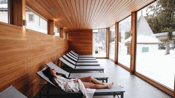 Sauna, Whirlpool, Dampfbad, Körperbehandlungen, Aromatherapie