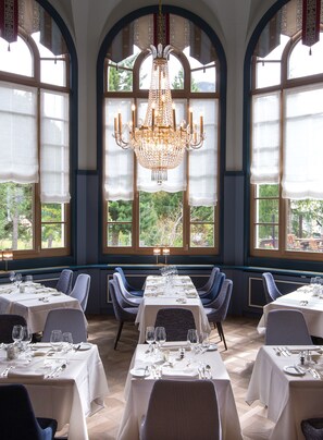 3 restaurants, lunch, dinner served; Italian cuisine  - Hotel Walther (Pontresina)