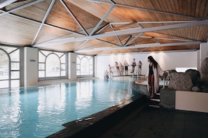 Innenpool, Liegestühle