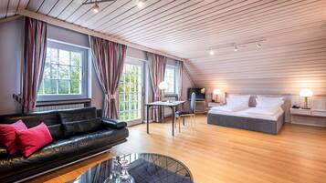 Premium-Suite, 1 Schlafzimmer | Hochwertige Bettwaren, individuell dekoriert, individuell eingerichtet