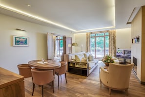 Deluxe Suite (Spa-Haus) | Living area