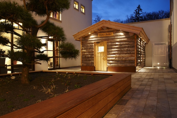 Couples treatment rooms, sauna, hot tub, body treatments, body wraps