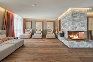 Couples treatment room(s), sauna, hot tub, body treatments, body wraps