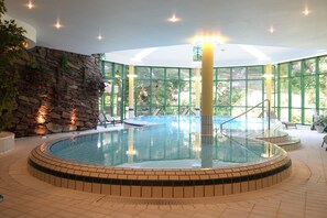 Innenpool, Liegestühle