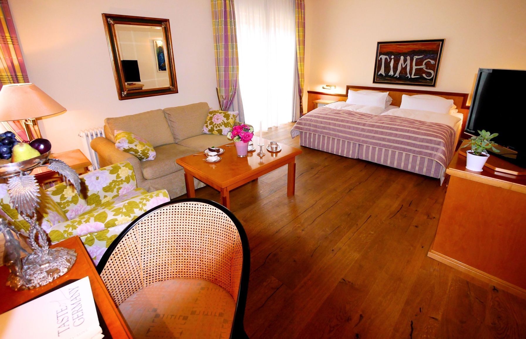 1 bedroom, hypo-allergenic bedding, minibar, in-room safe
