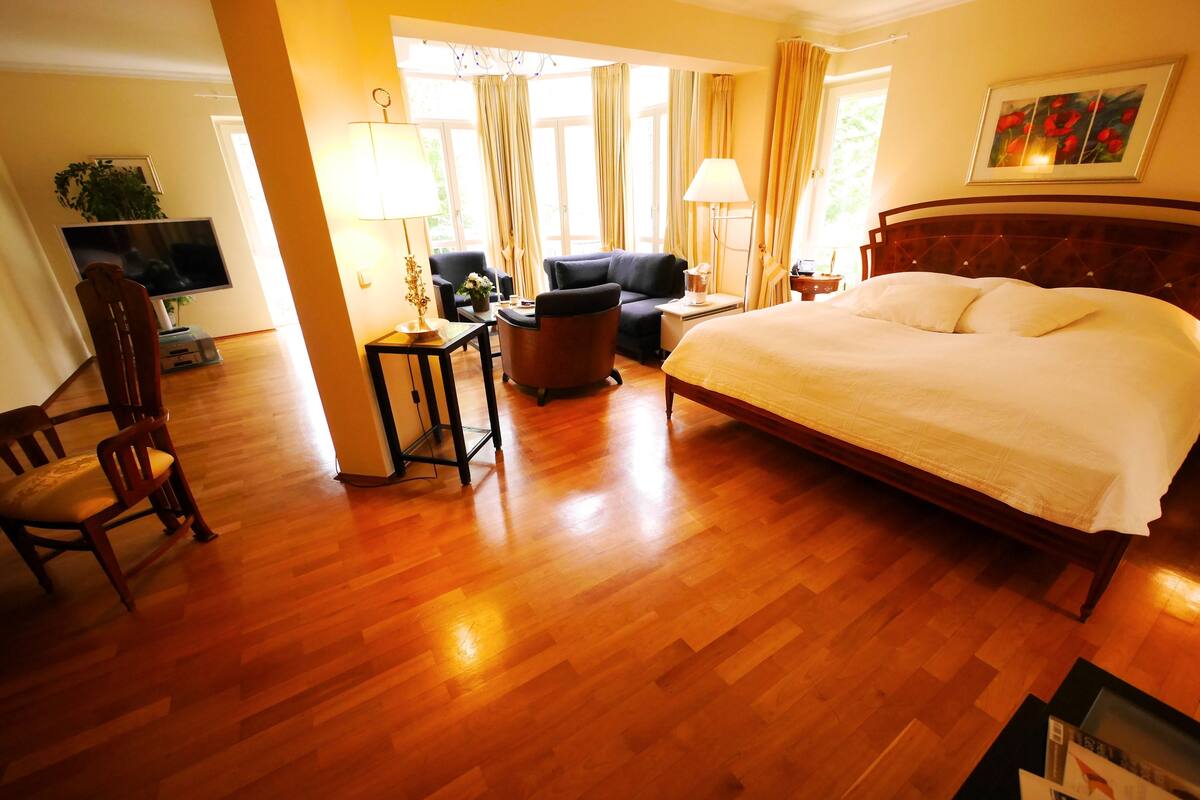 Suite | 1 bilik tidur, peralatan tempat tidur hipoalergenik, bar mini 