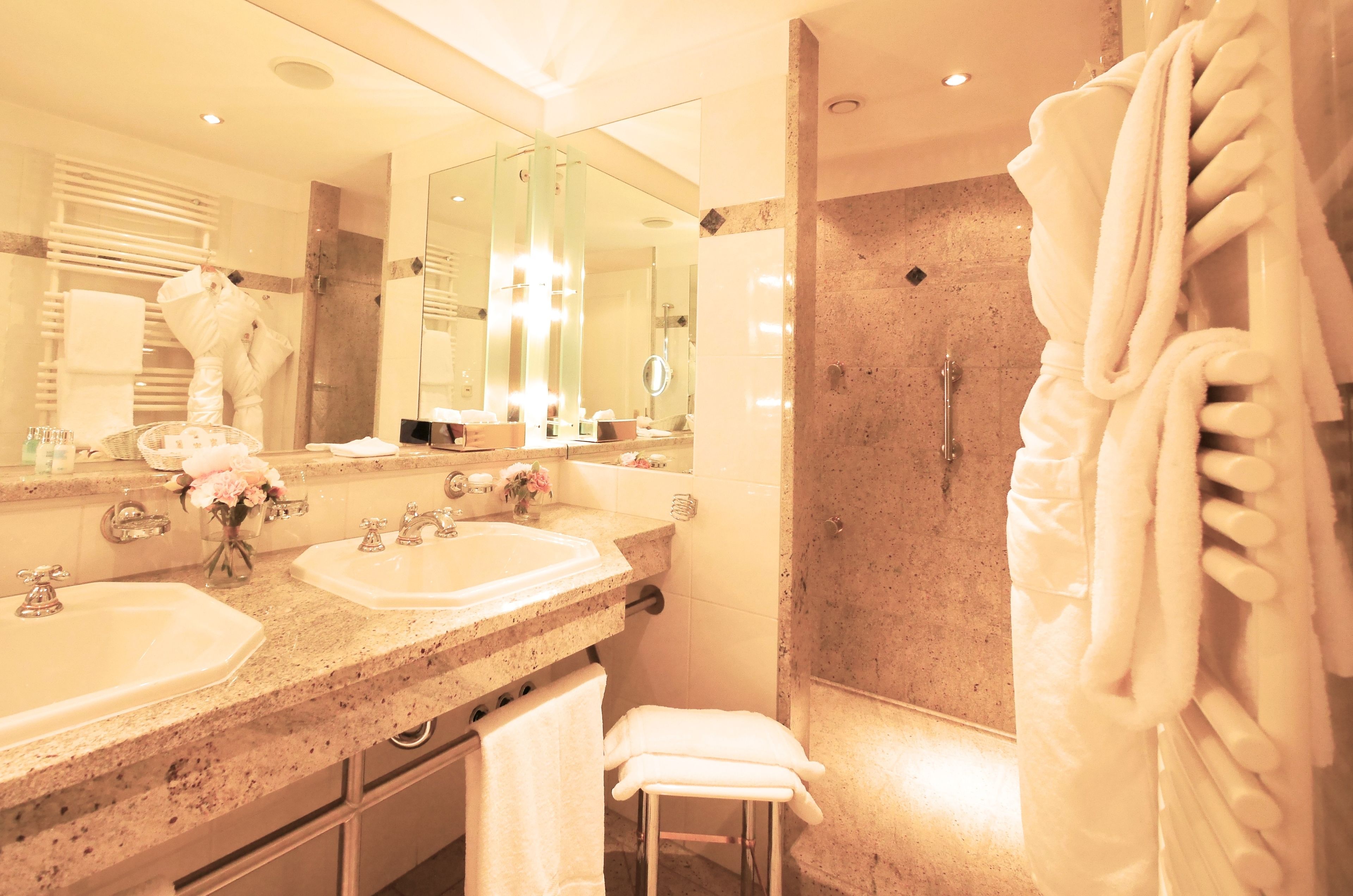junior suite | bathroom | free toiletries, hair dryer, bathrobes, slippers