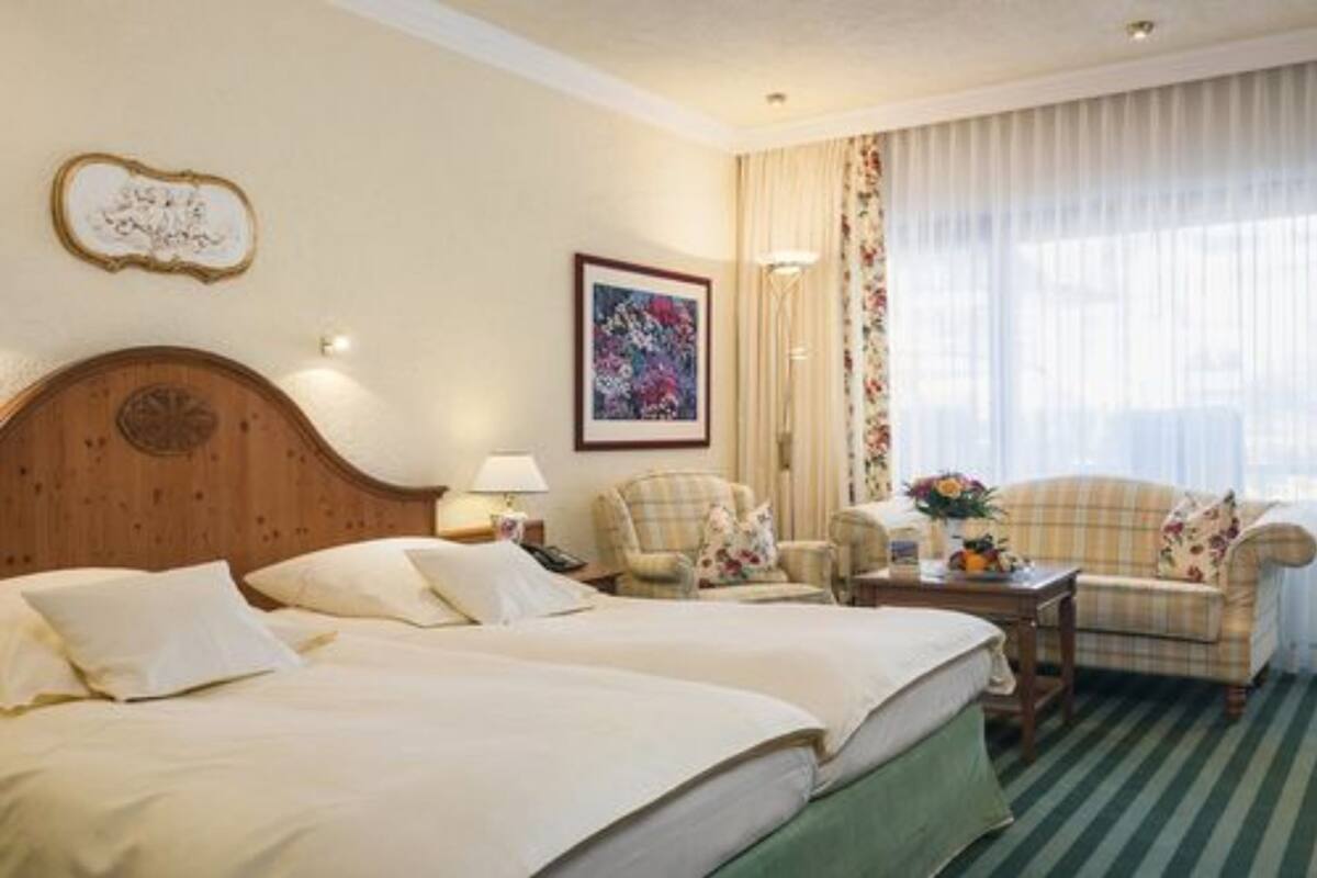 Comfort Double Room | Premium bedding, minibar, in-room safe, desk