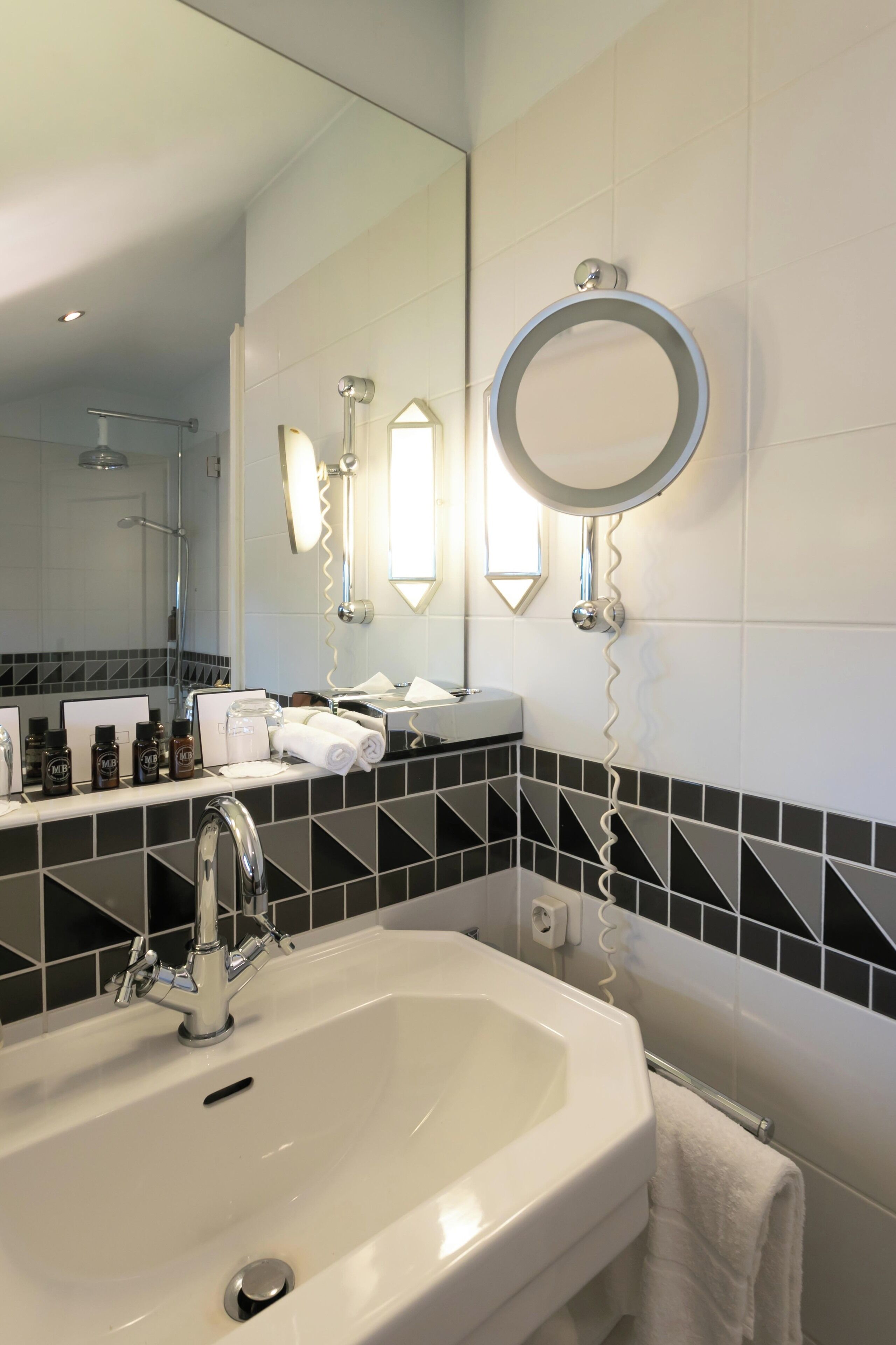 suite, patio, courtyard view | bathroom | free toiletries, hair dryer, bathrobes, slippers