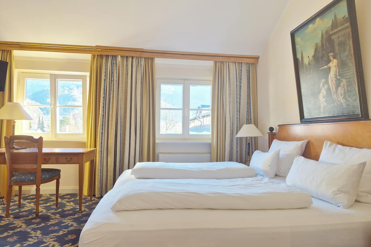 comfort suite | 1 bedroom, hypo-allergenic bedding, down duvets, pillow-top beds