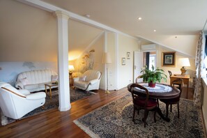 Presidential Suite | 1 bedroom, hypo-allergenic bedding, down comforters, pillowtop beds