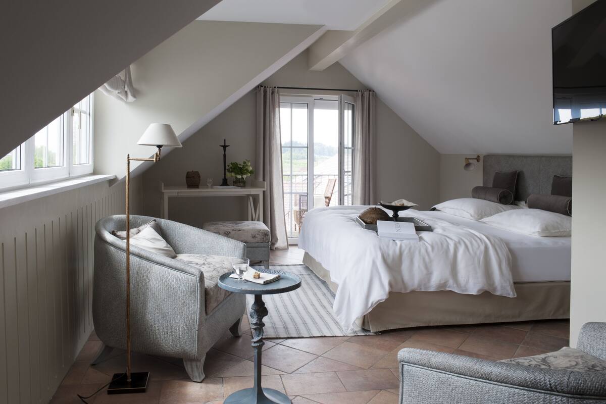Double Room (22 qm) | Minibar, in-room safe, rollaway beds, free WiFi