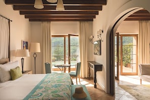 Exclusive-Suite