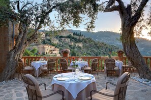 3 restaurants, lunch, dinner served; Mediterranean cuisine 