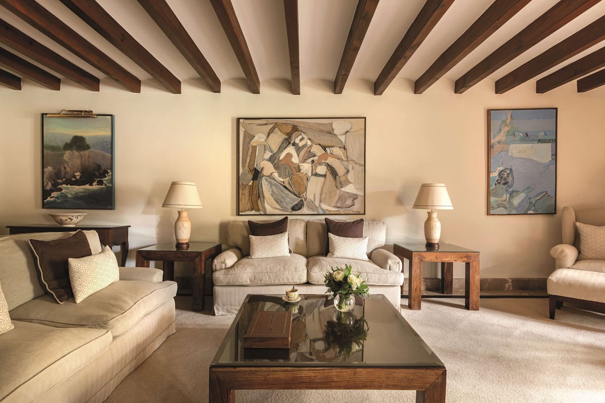 Suite (Miro) | Premium bedding, down comforters, minibar, in-room safe