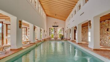 Área de tratamiento exterior, sauna y baño de vapor