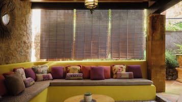 Suite (Matthew Williamson) | Hochwertige Bettwaren, Daunenbettdecken, Minibar, Zimmersafe