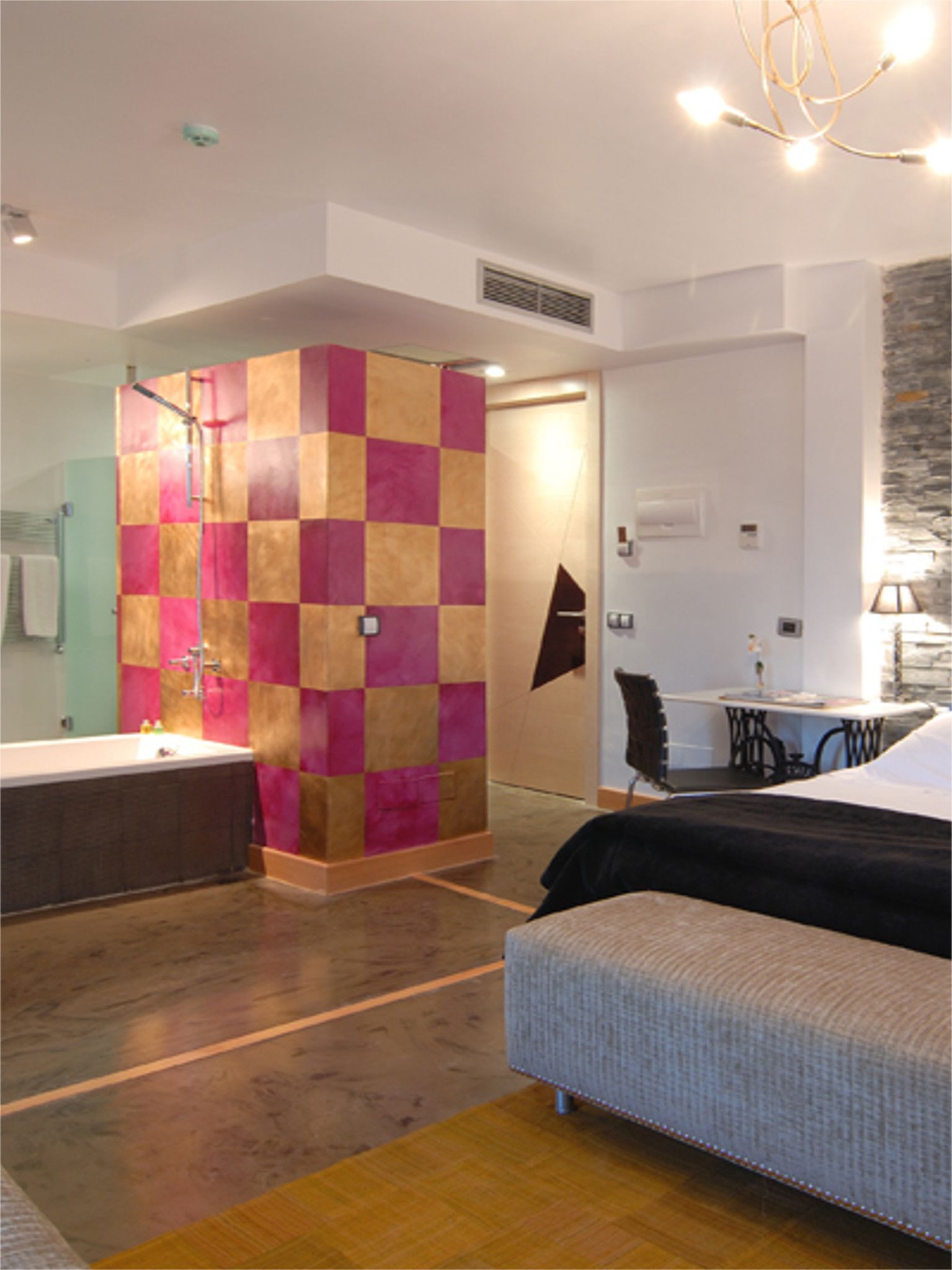 superior double room | down duvets, minibar, in-room safe, desk