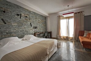Couette en duvet d'oie, minibar, coffres-forts dans les chambres, bureau