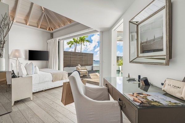 Suite, privézwembad, uitzicht op oceaan (Spirit) | 1 slaapkamer, luxe beddengoed, een minibar, een kluis op de kamer