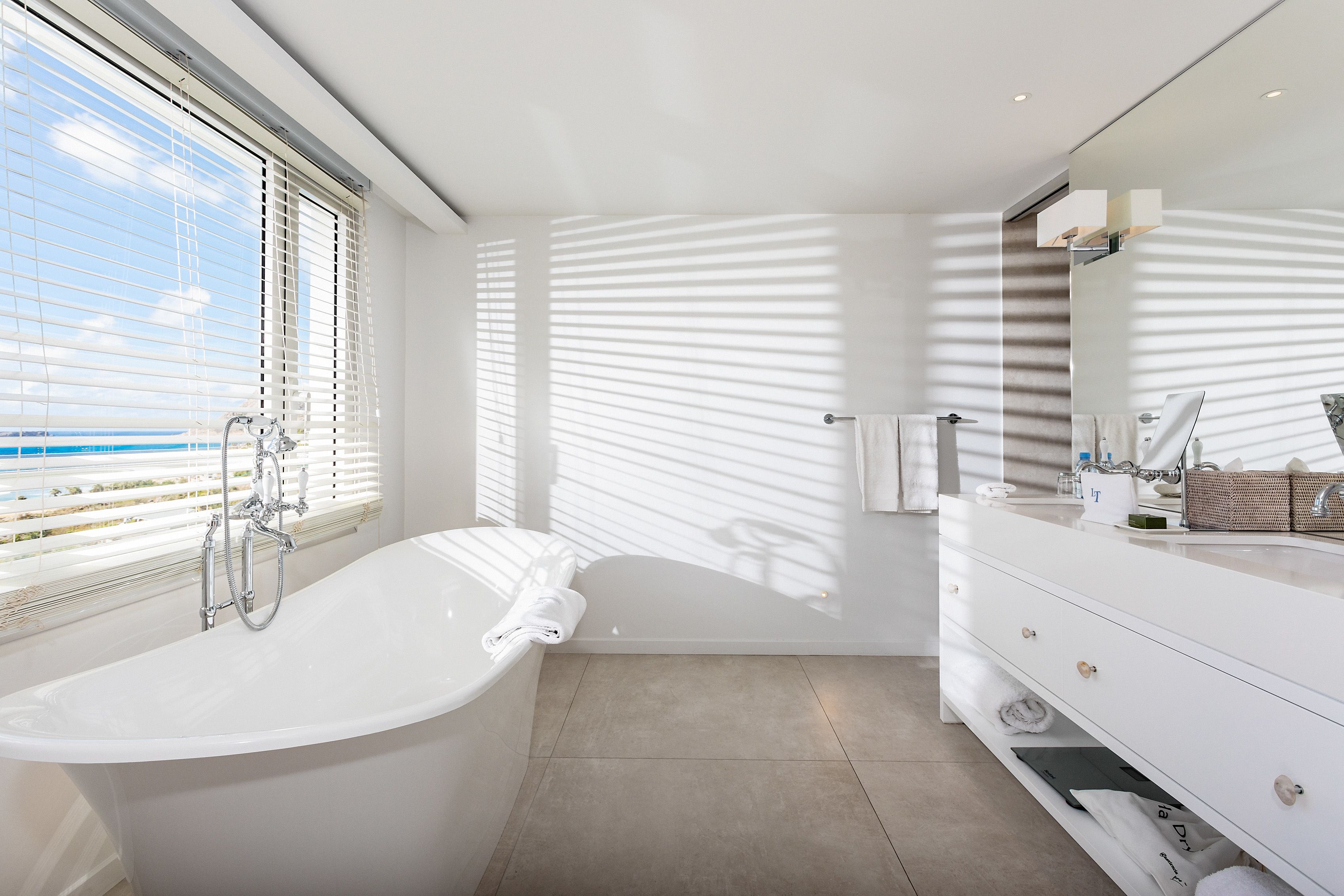 suite (duplex spirit) | deep-soaking bathtub