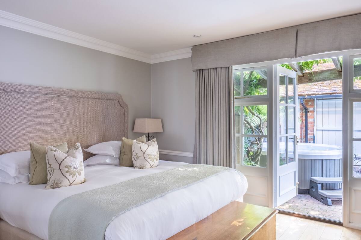 Suite, hidromasaje | Ropa de cama de alta calidad y minibar 