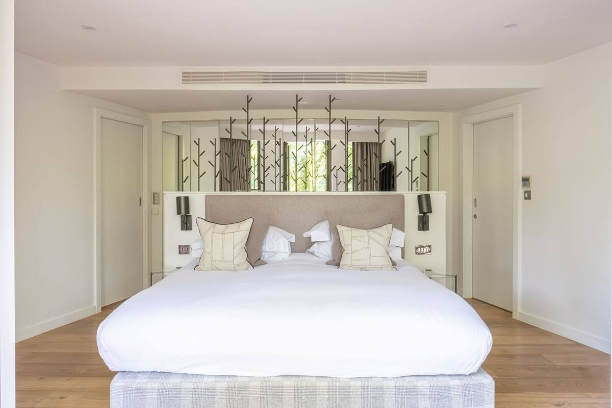 Casa de árbol (Loft Suite) | Ropa de cama de alta calidad y minibar 