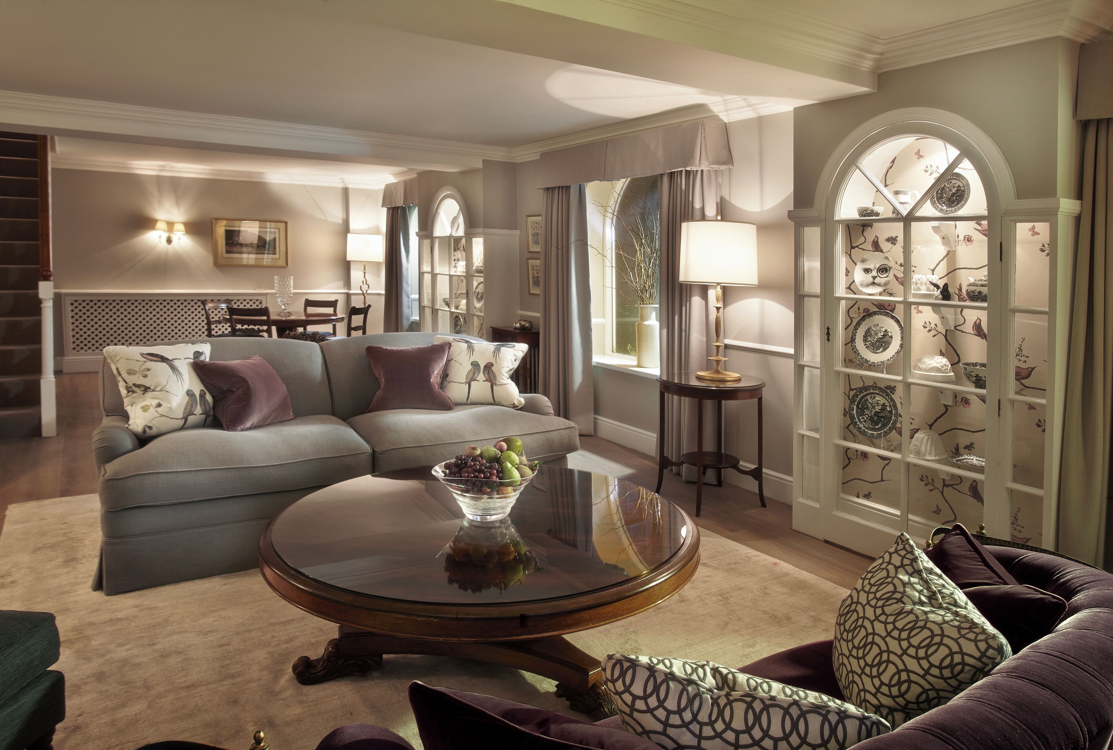 套房 (Mezzanine Coach House) | 起居区 | 42-英寸智能电视（配备卫星频道）