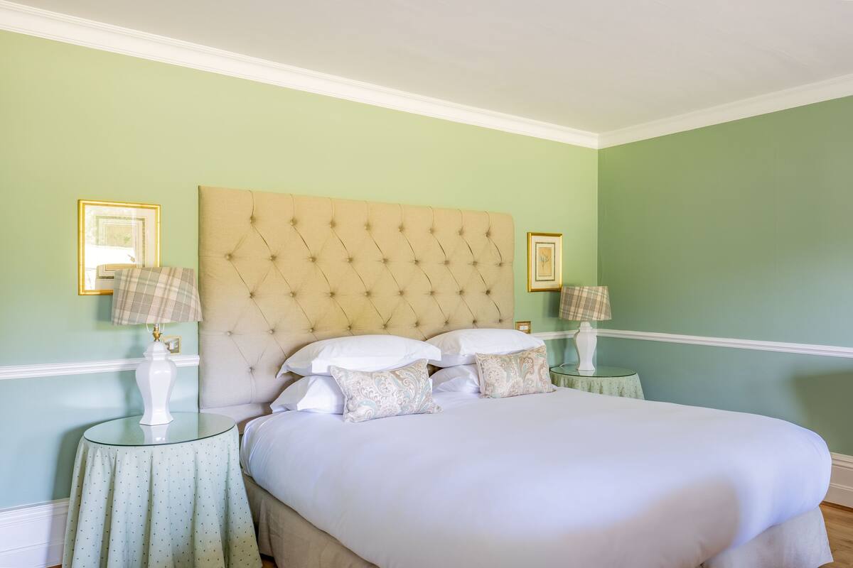 Habitación (Croquet Lawn Room) | Ropa de cama de alta calidad y minibar 
