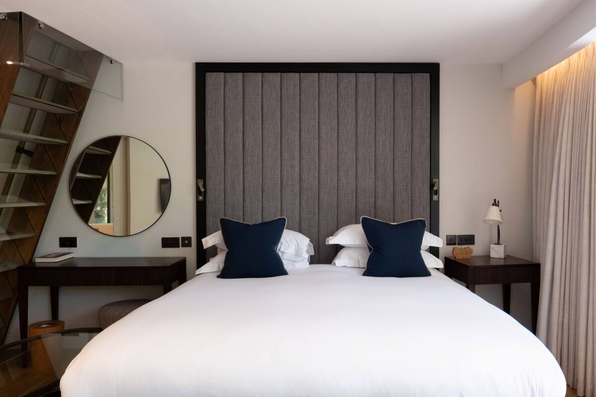Casa de árbol (Yews Suite) | Ropa de cama de alta calidad y minibar 