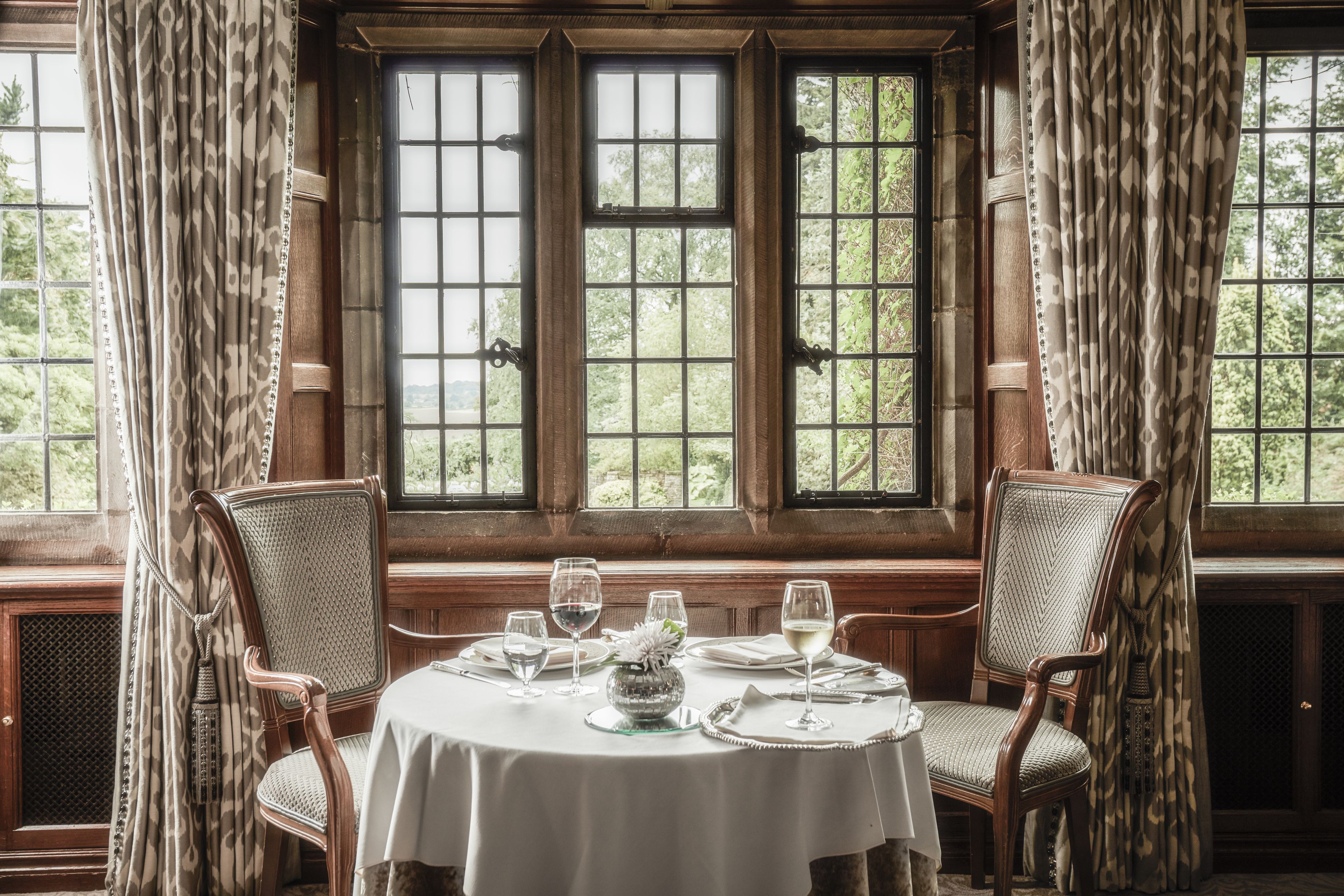 2 restaurants, breakfast served